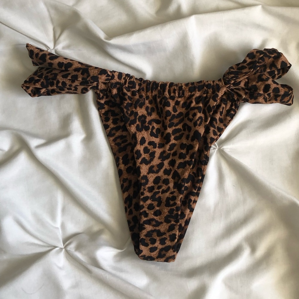 Free people stone fox swim cheetah print bikini bottoms